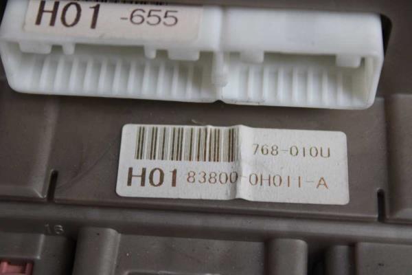 COMPTEUR CITROEN C1 / PEUGEOT 107 / TOYOTA AYGO - Vue 3